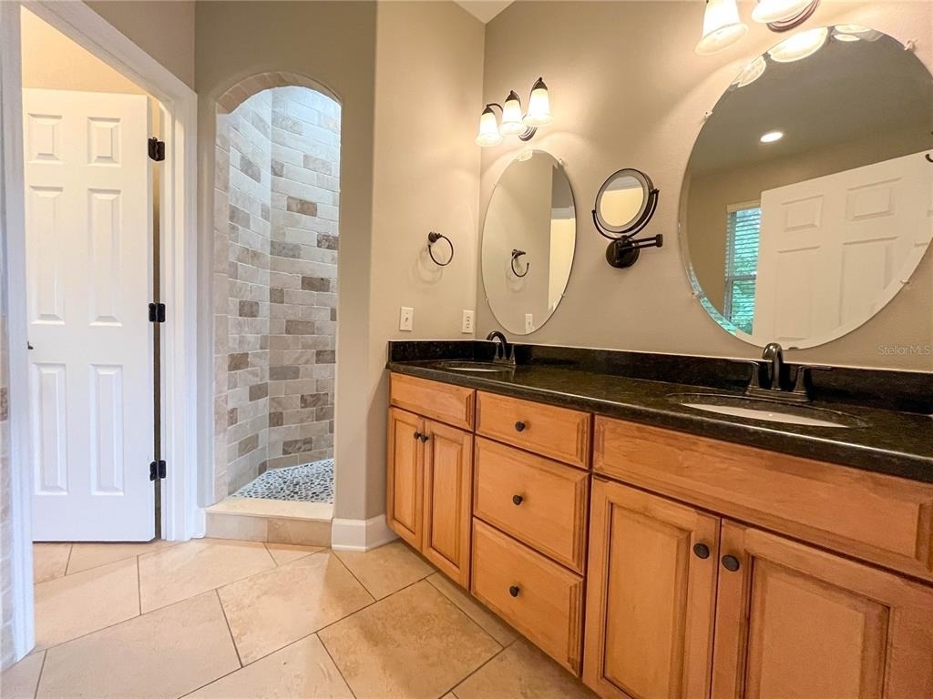 111 E Steele Street - Photo 49
