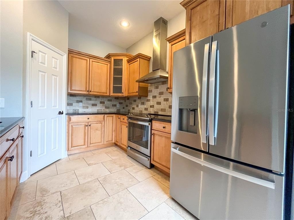 111 E Steele Street - Photo 33