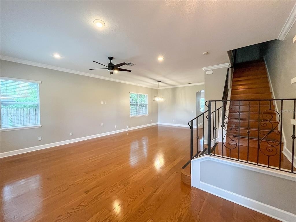 111 E Steele Street - Photo 7