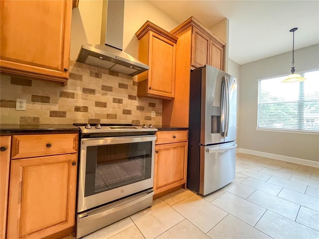 111 E Steele Street - Photo 38