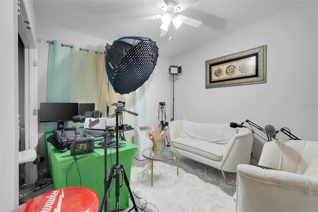 639 Samuel Place - Photo 15