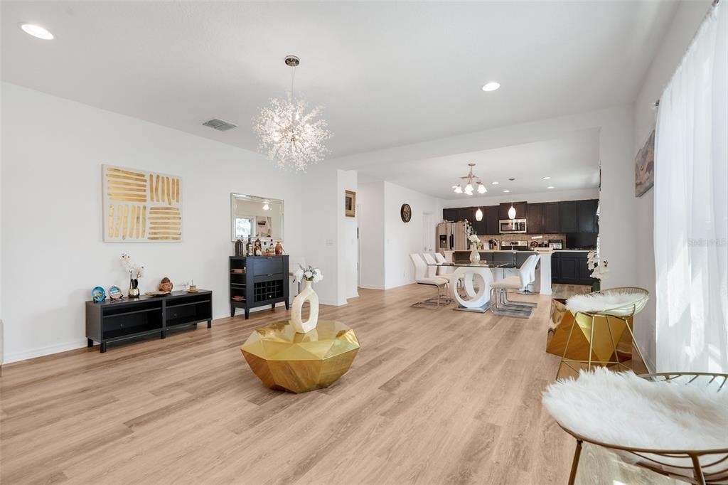 639 Samuel Place - Photo 8