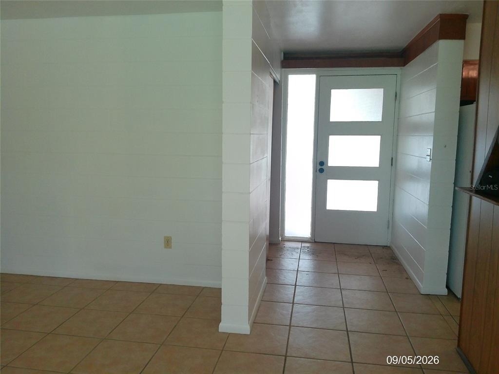 1423 Crystal Lake Drive - Photo 2