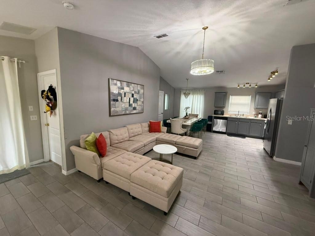 1875 Royal Ridge Drive - Photo 6