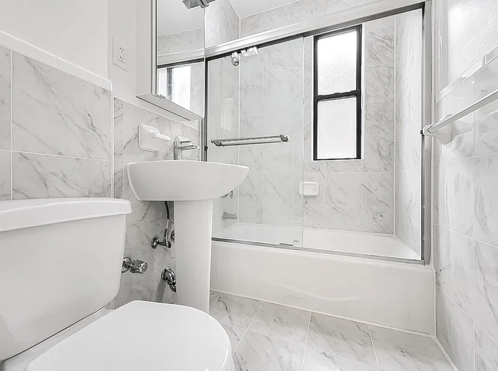 214 East 51st Street - Photo 3