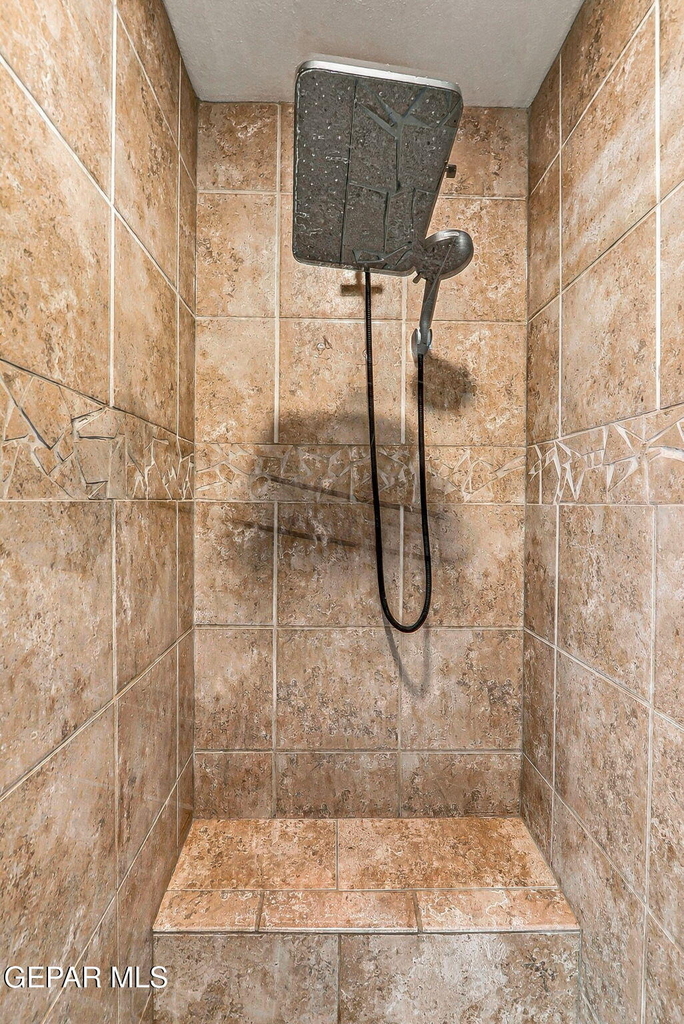 14231 N Point Avenue - Photo 30