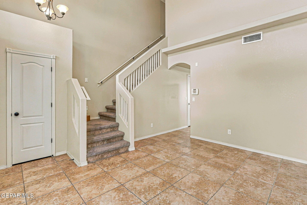 14231 N Point Avenue - Photo 7