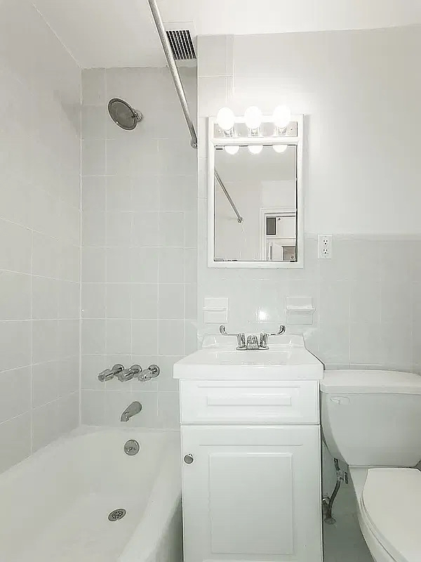 226 East 74th Street - Photo 4