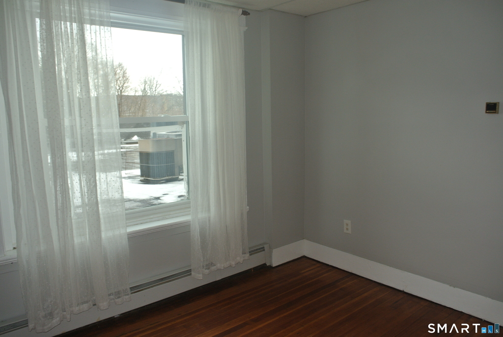 549 Howe Avenue - Photo 5