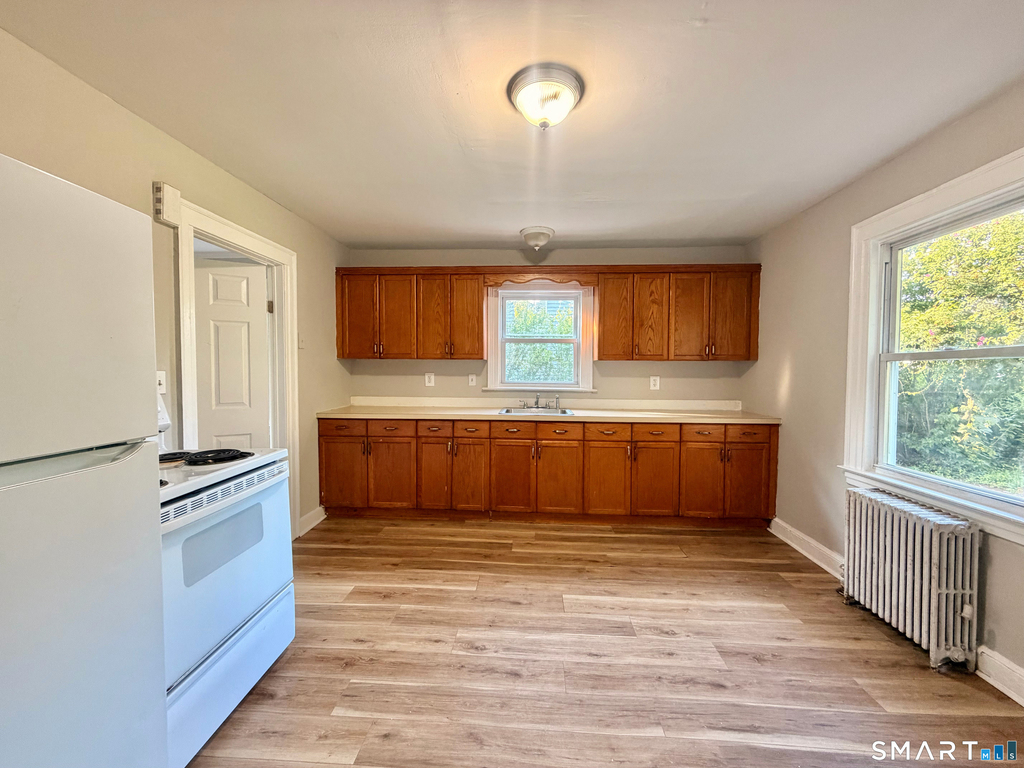 685 Newhall Street - Photo 2