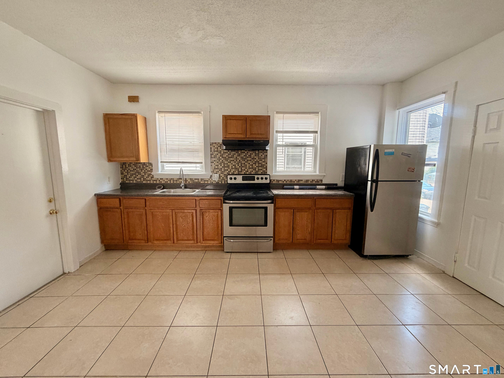 27 Elliott Street - Photo 0