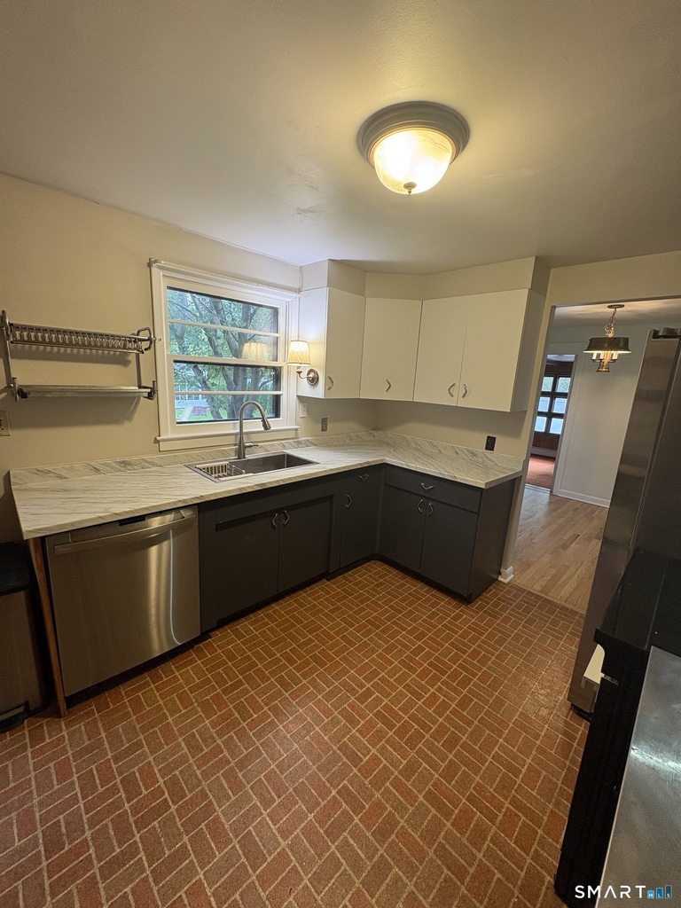 225 Riverside Drive - Photo 9