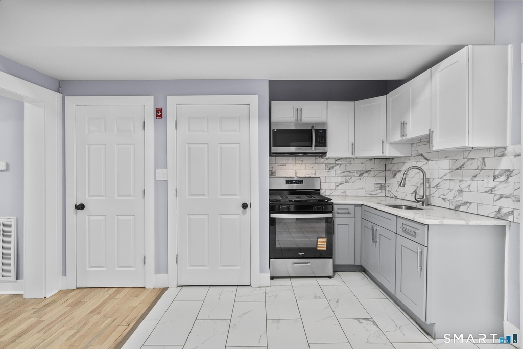 302 Exchange Street - Photo 8