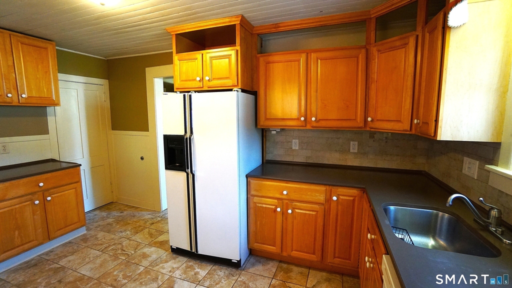 42 Woodbridge Street - Photo 3