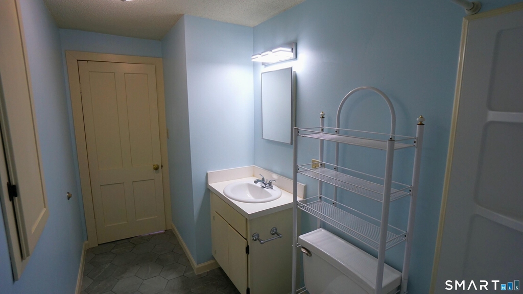 42 Woodbridge Street - Photo 22
