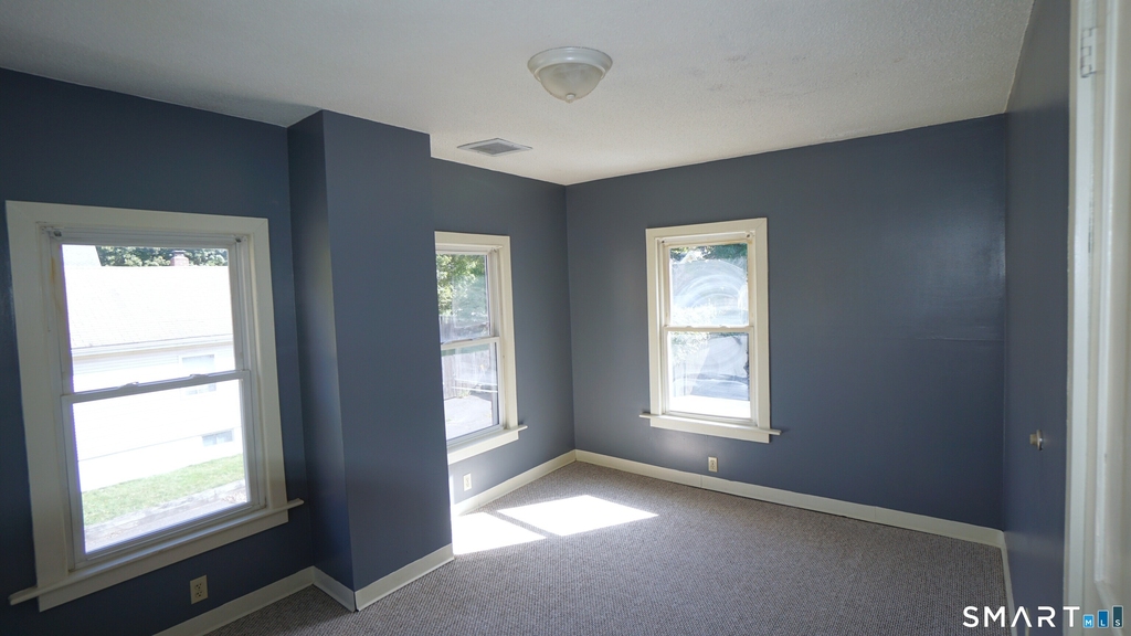 42 Woodbridge Street - Photo 18