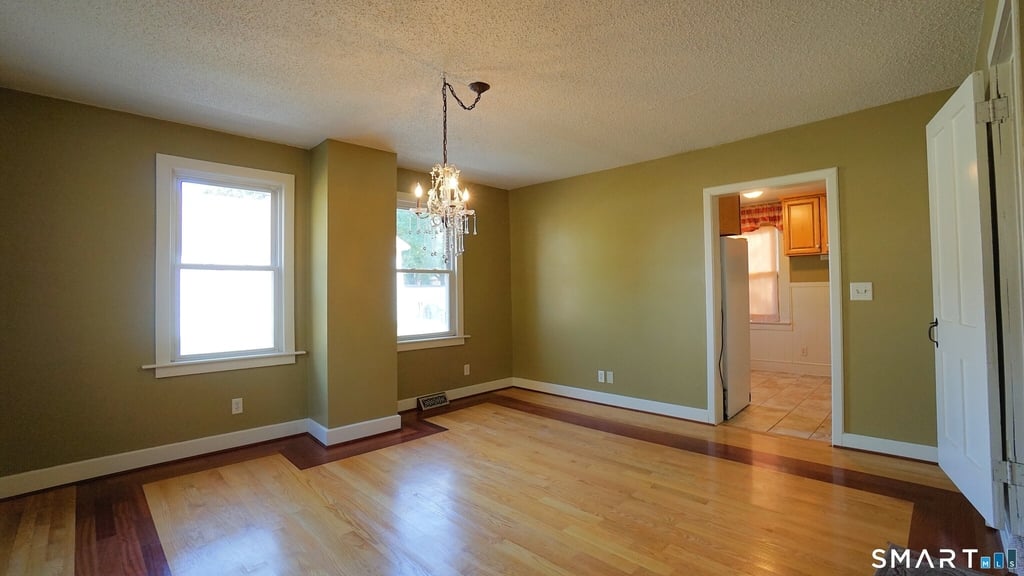 42 Woodbridge Street - Photo 9