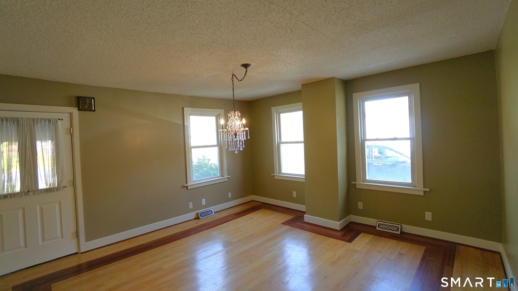 42 Woodbridge Street - Photo 8