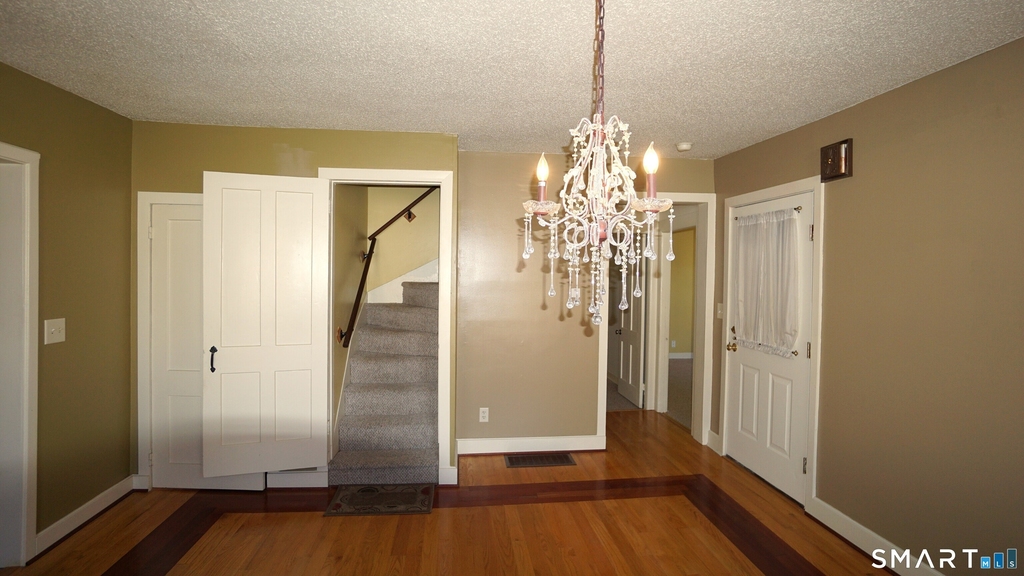 42 Woodbridge Street - Photo 16