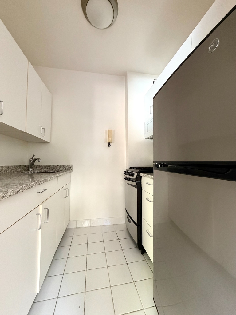 55th Street & 1st Avenue  - Photo 2