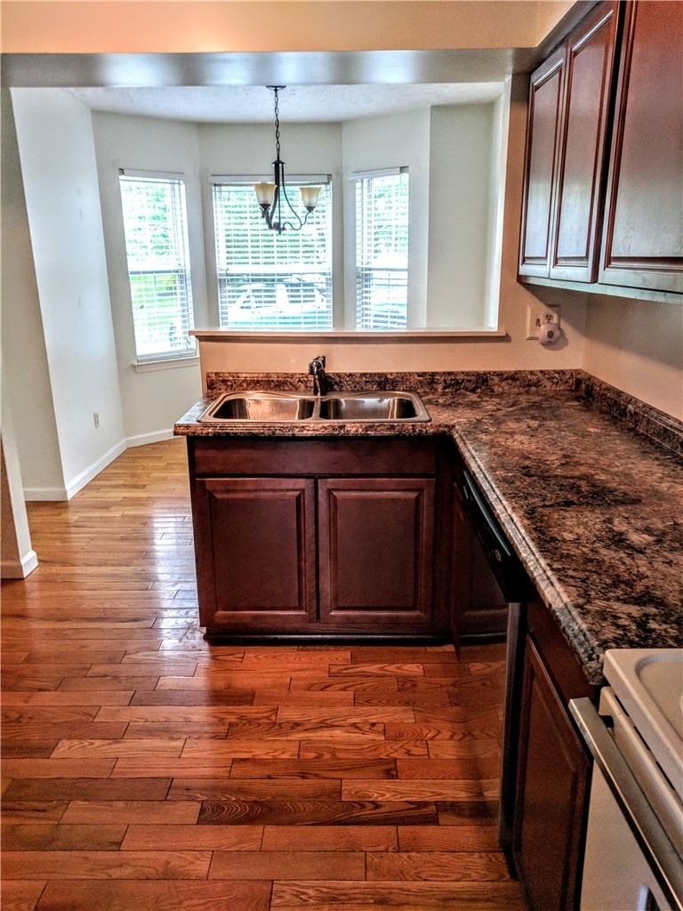 1320 Meadowbrook - Photo 2