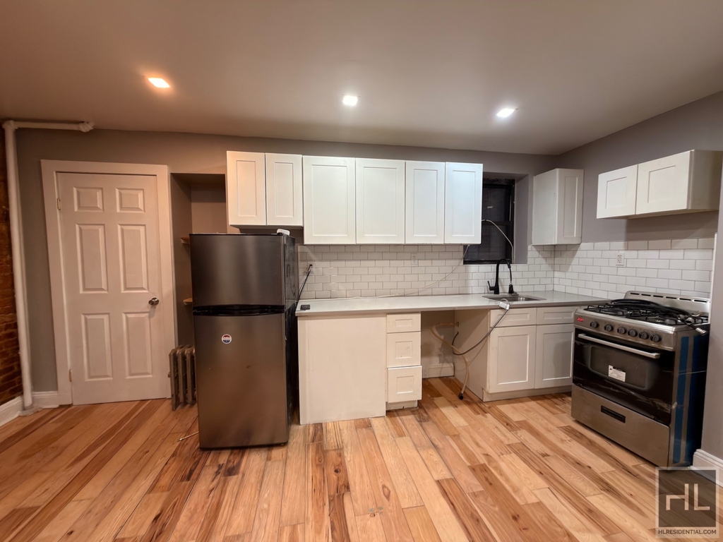 284 Halsey Street - Photo 4