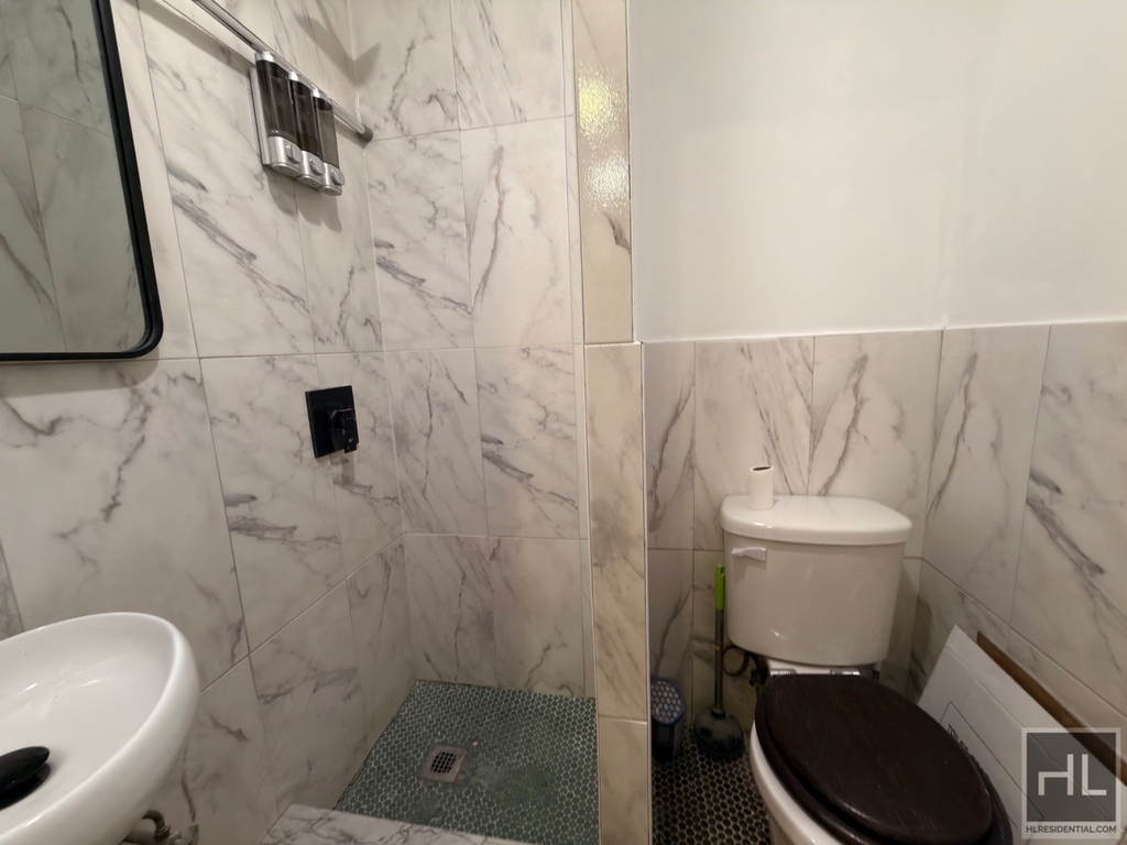 284 Halsey Street - Photo 7
