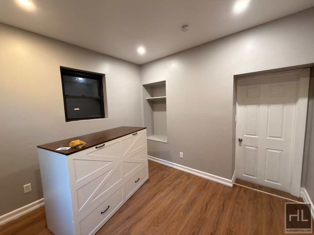 284 Halsey Street - Photo 6