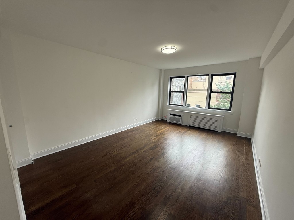 2 Bedroom in Midtown East - Photo 1