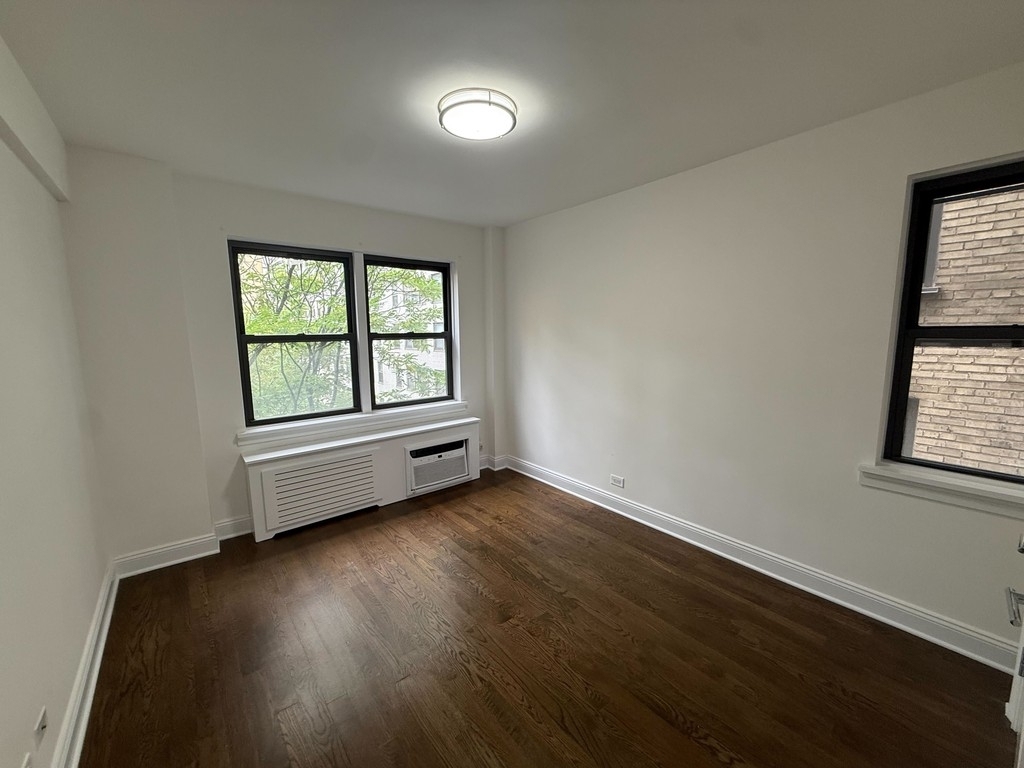 2 Bedroom in Midtown East - Photo 3