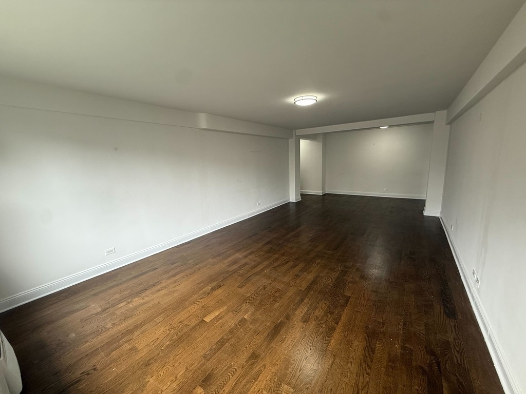 2 Bedroom in Midtown East - Photo 4