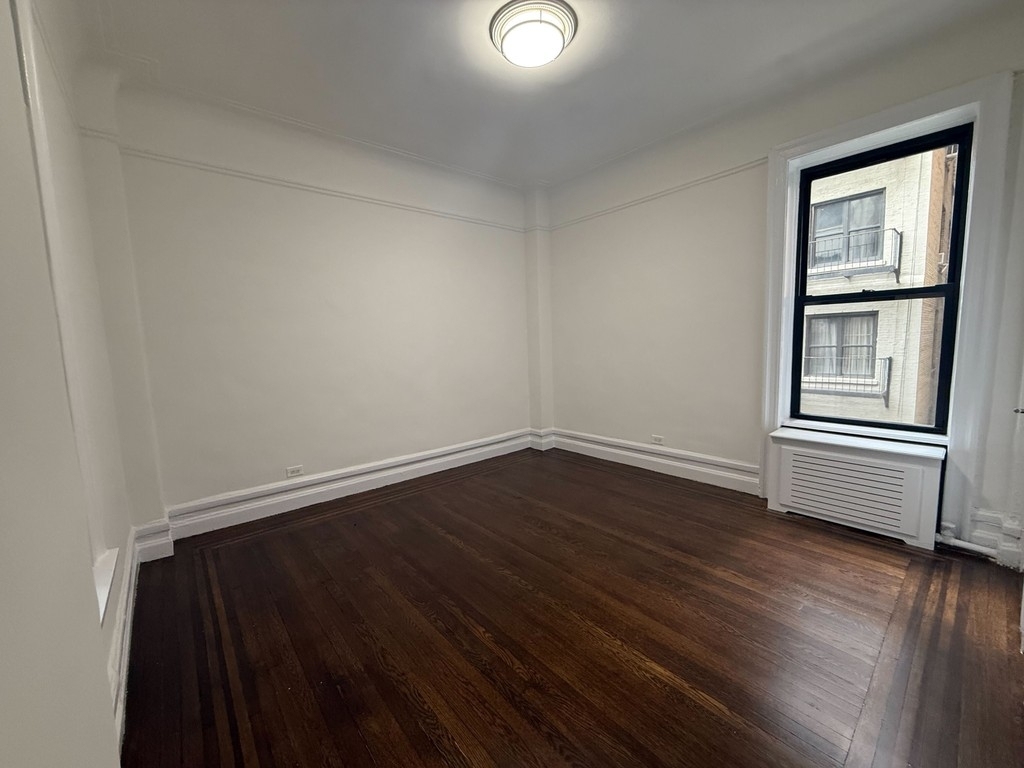 1 Bedroom in Upper West Side - Photo 3