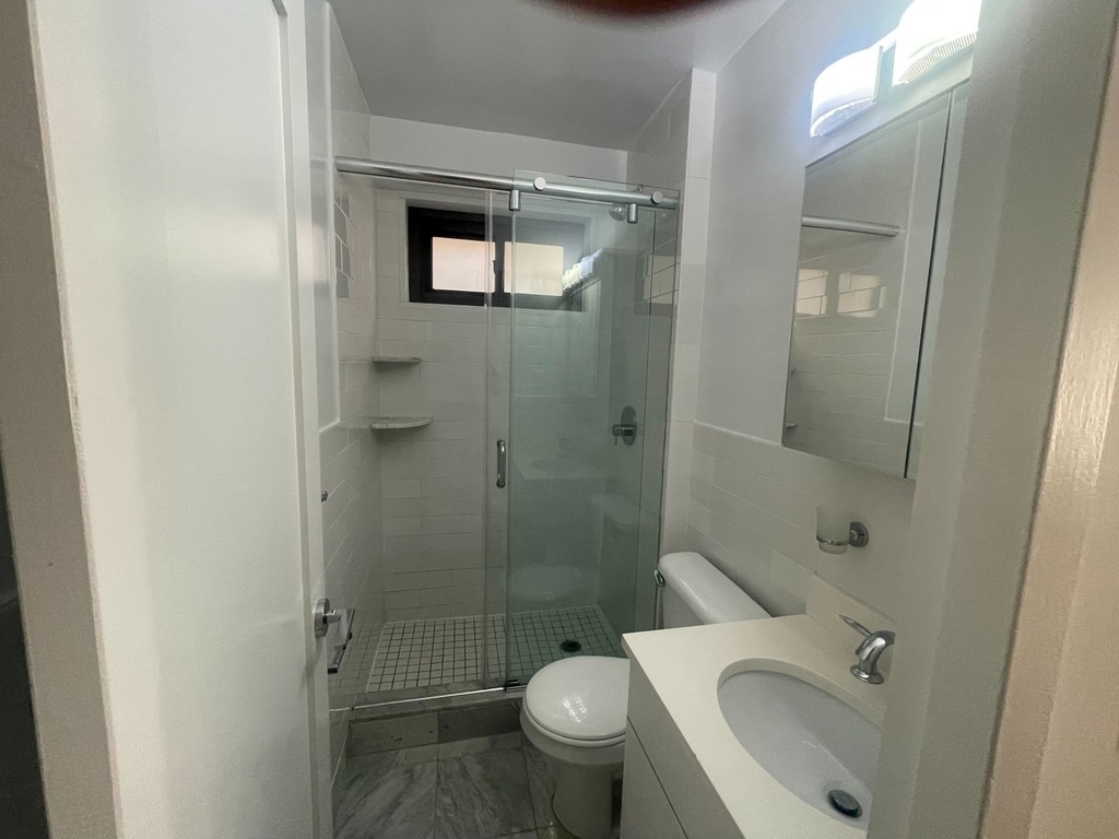 2 Bedroom in Upper East Side - Photo 7