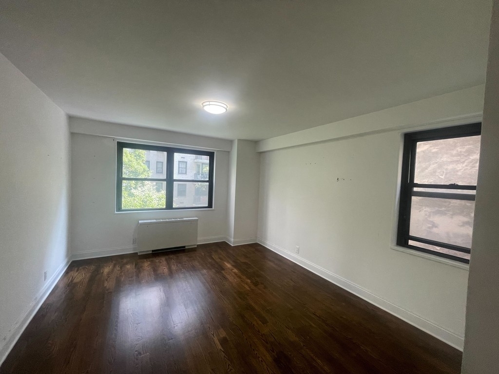2 Bedroom in Upper East Side - Photo 3