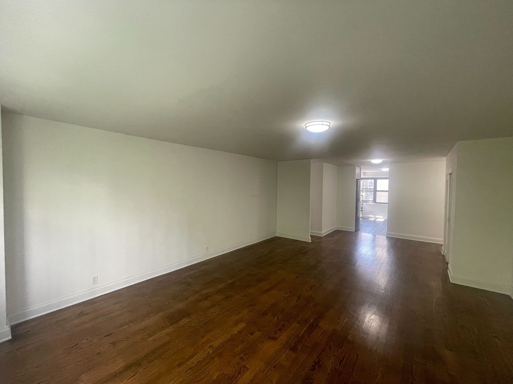 2 Bedroom in Upper East Side - Photo 1