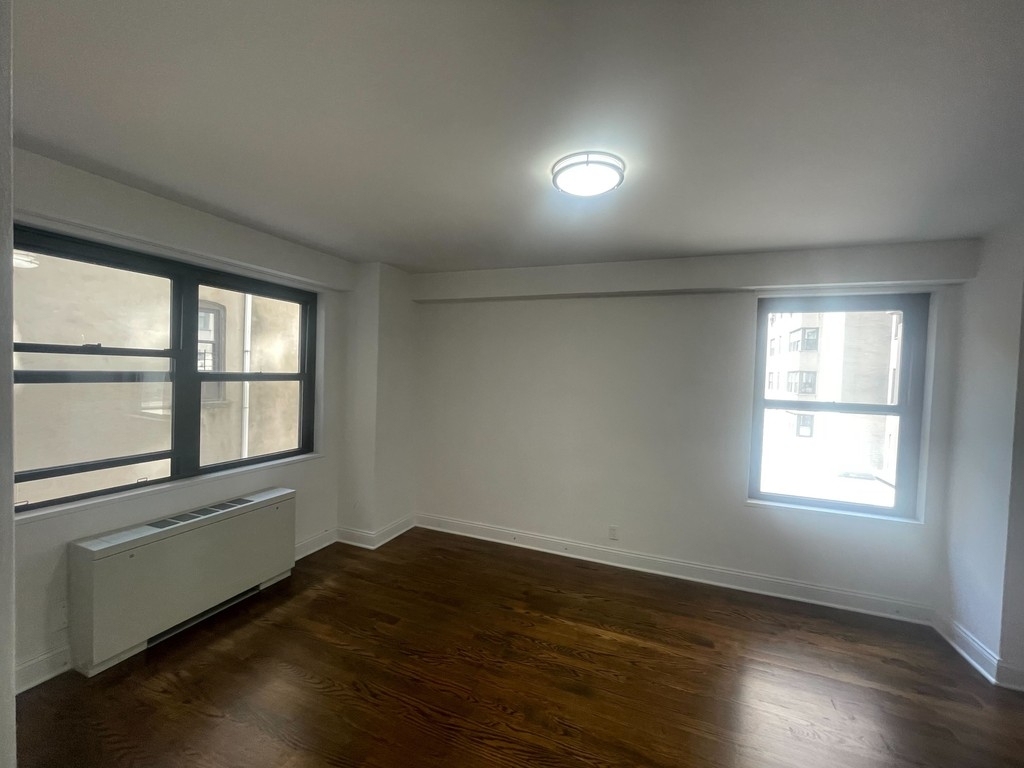 2 Bedroom in Upper East Side - Photo 4