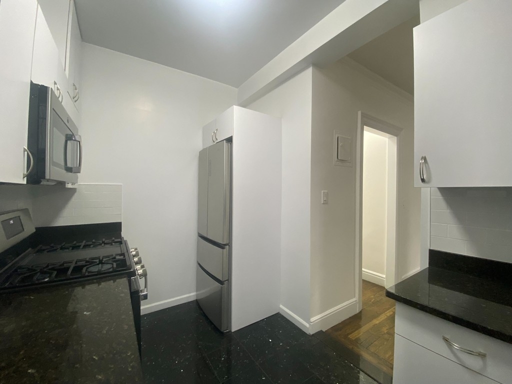 1 Bedroom in Greenwich Village - Photo 4