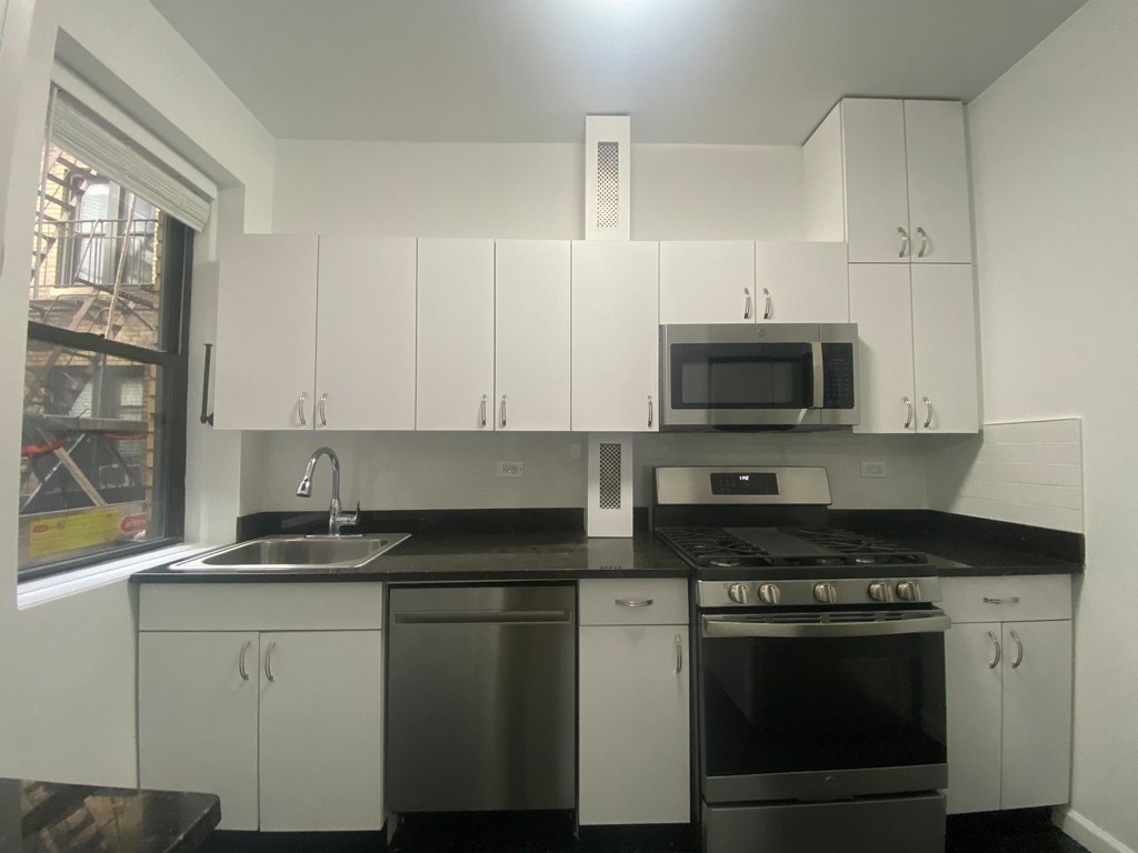 1 Bedroom in Greenwich Village - Photo 3