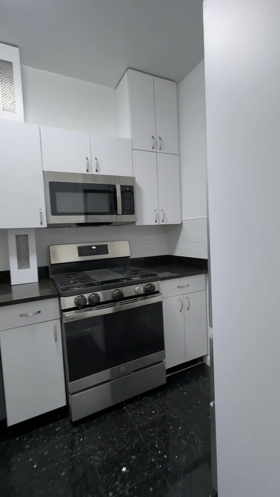 1BR in Greenwich Village - Photo 4
