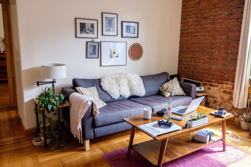 1497 Carroll Street - Photo 4