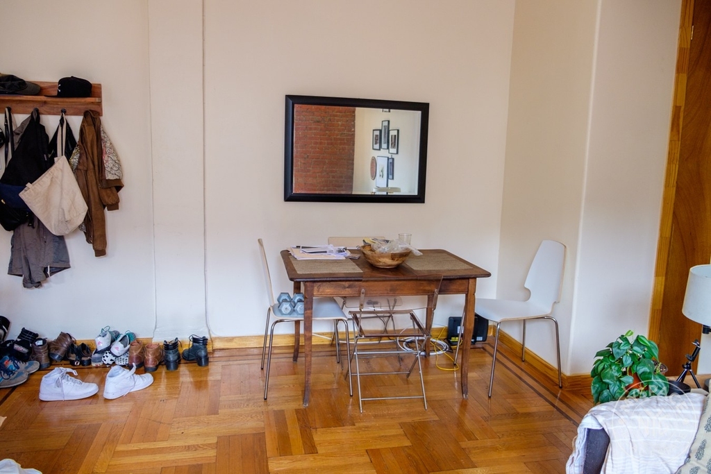 1497 Carroll Street - Photo 5