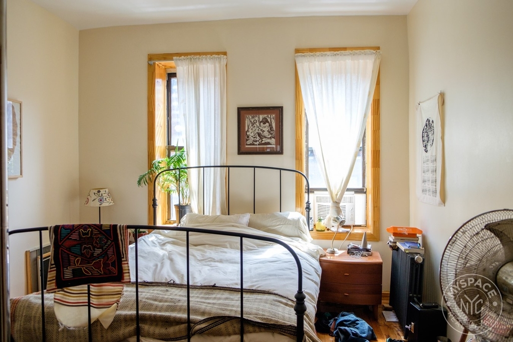1497 Carroll Street - Photo 7