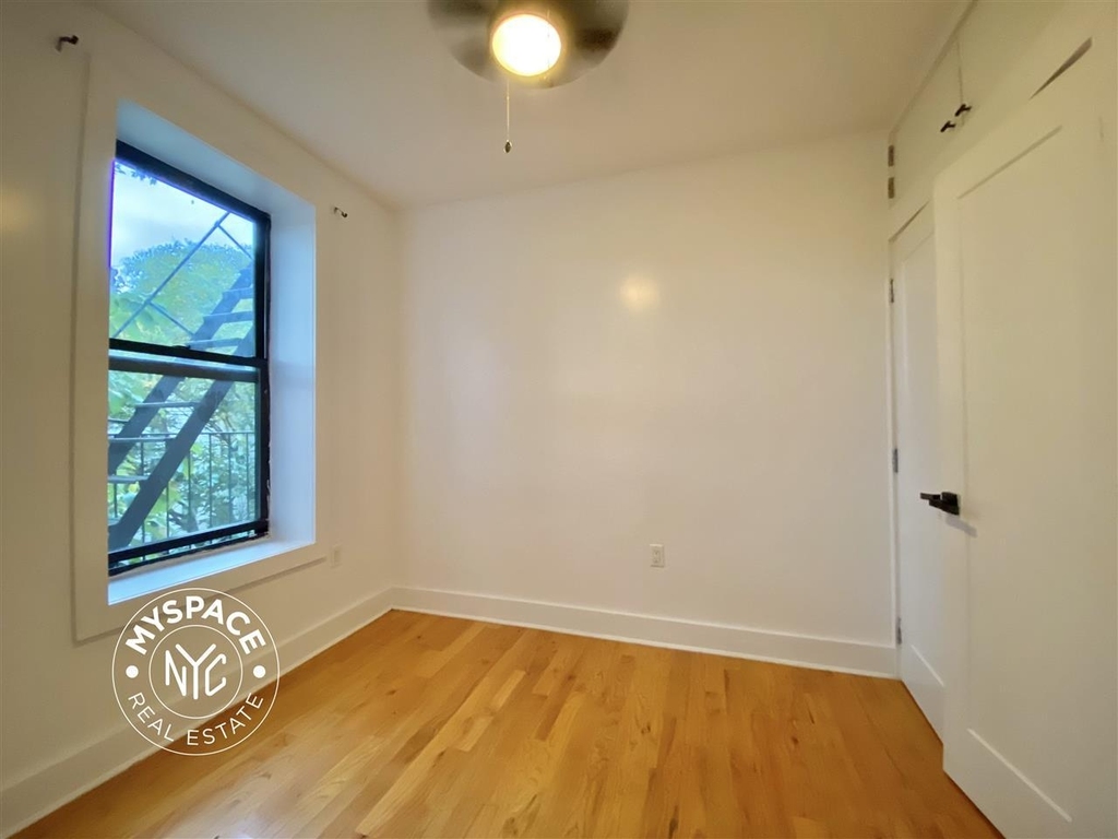 930 Dekalb Avenue - Photo 1