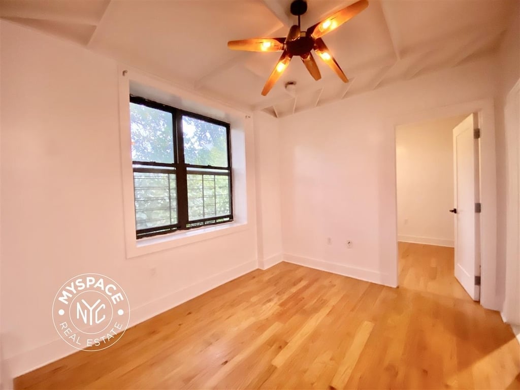 930 Dekalb Avenue - Photo 3