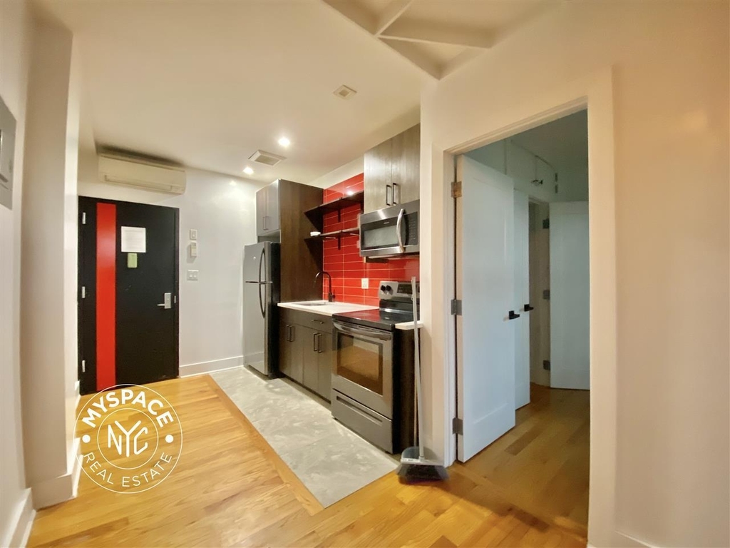 930 Dekalb Avenue - Photo 0
