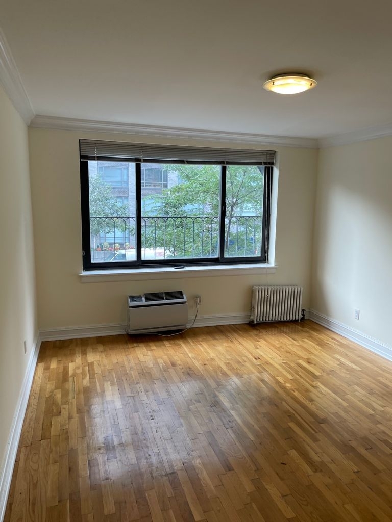 E 87th Street / York Avenue - Photo 2