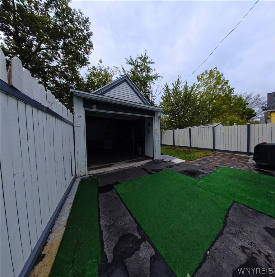 198 Roslyn Street - Photo 28