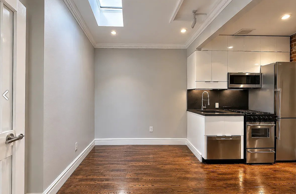 234 West 14th Street - Photo 1