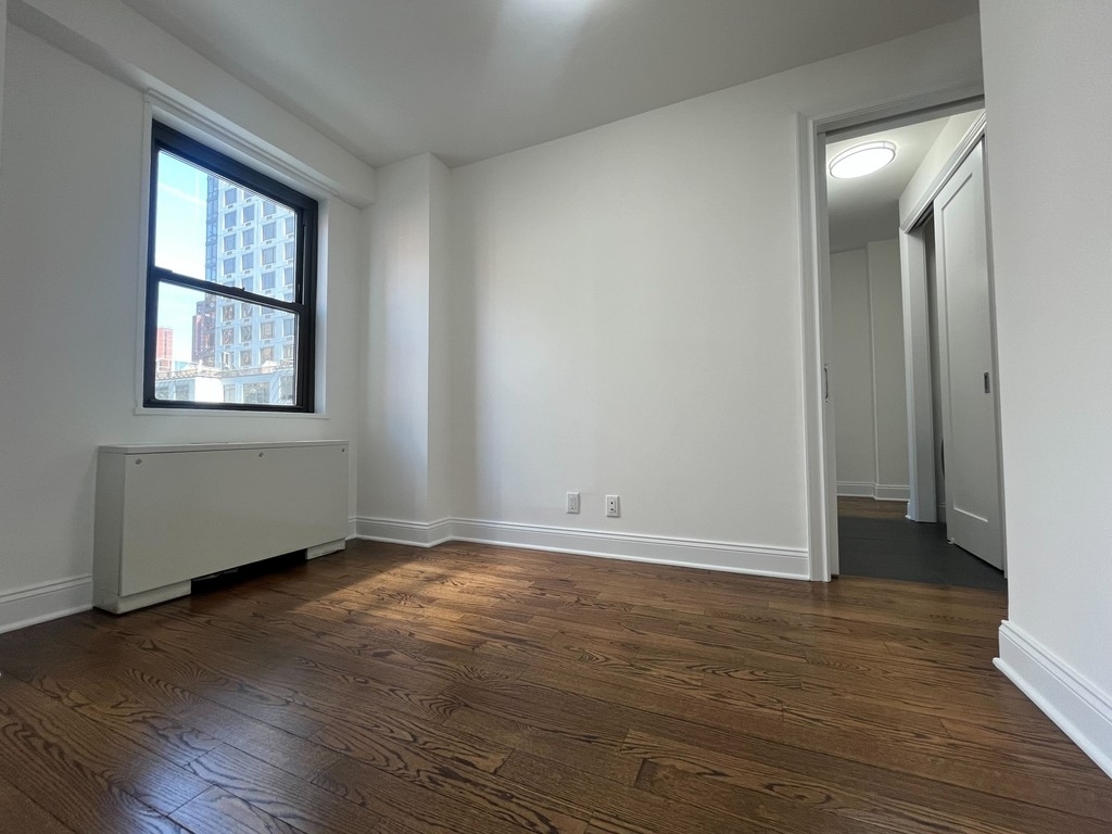 Convertible 3 Bedroom in Upper East Side - Photo 4