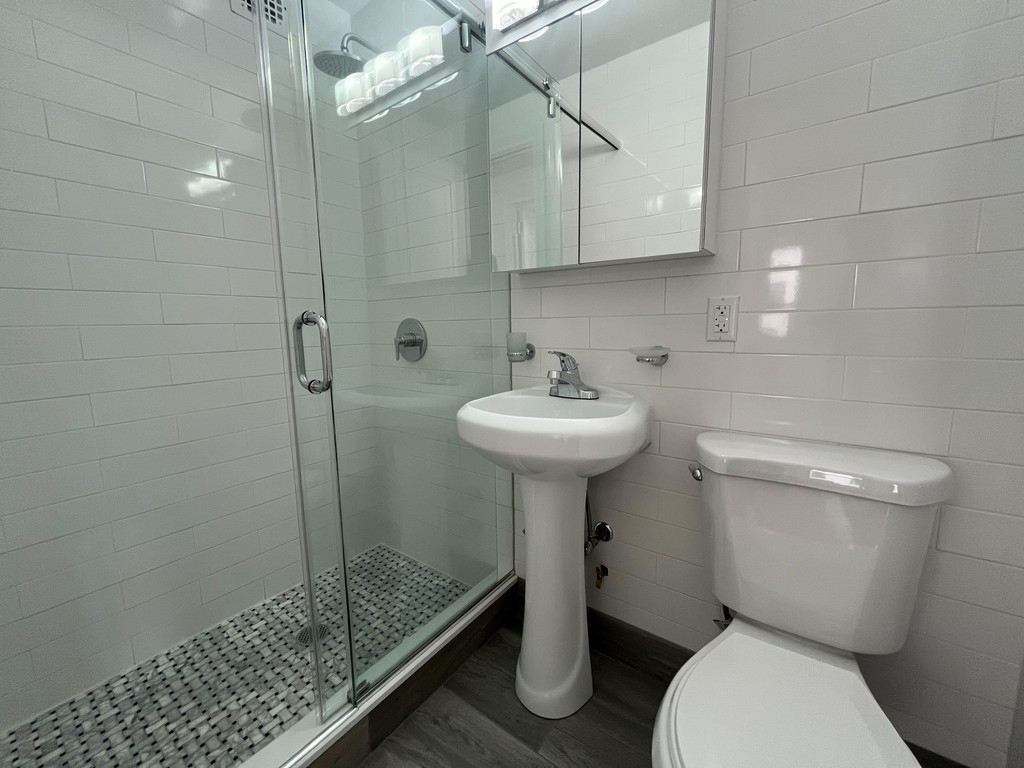 Convertible 3 Bedroom in Upper East Side - Photo 6